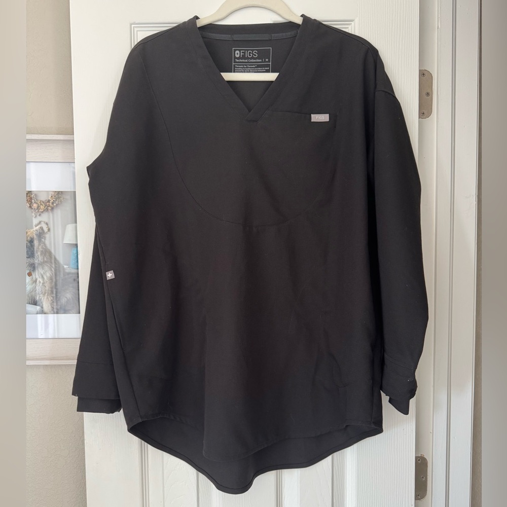 NWOT Figs Halle Long Sleeve Scrub Top